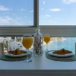 아파트 Almirante Sea Views *